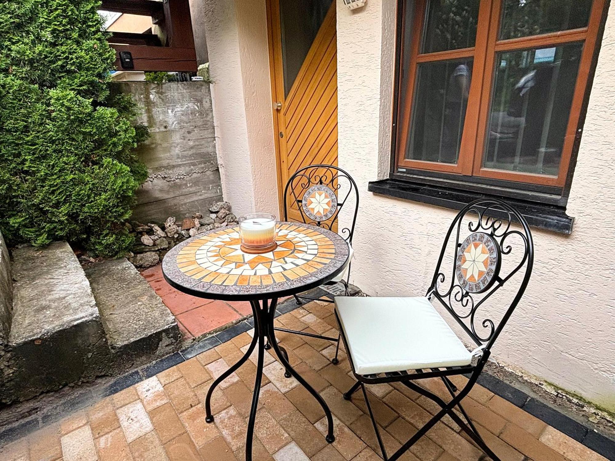 Apartment In Natur Und Flughafen Naehe Nuremberg ภายนอก รูปภาพ